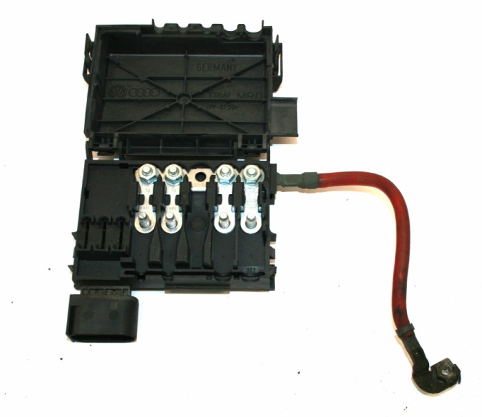 VW Type 1 1965 10-Fuse Electrical Box A Deep Dive Vw type 1 1965 10fuse electrical baox